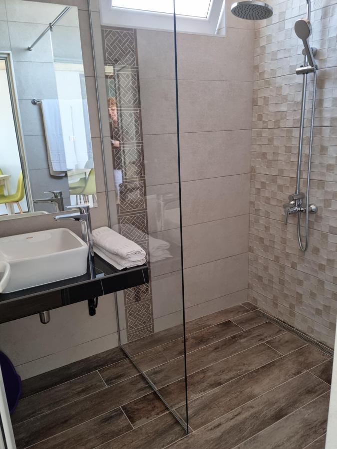 Vromos Guest House Chernomorets Ngoại thất bức ảnh